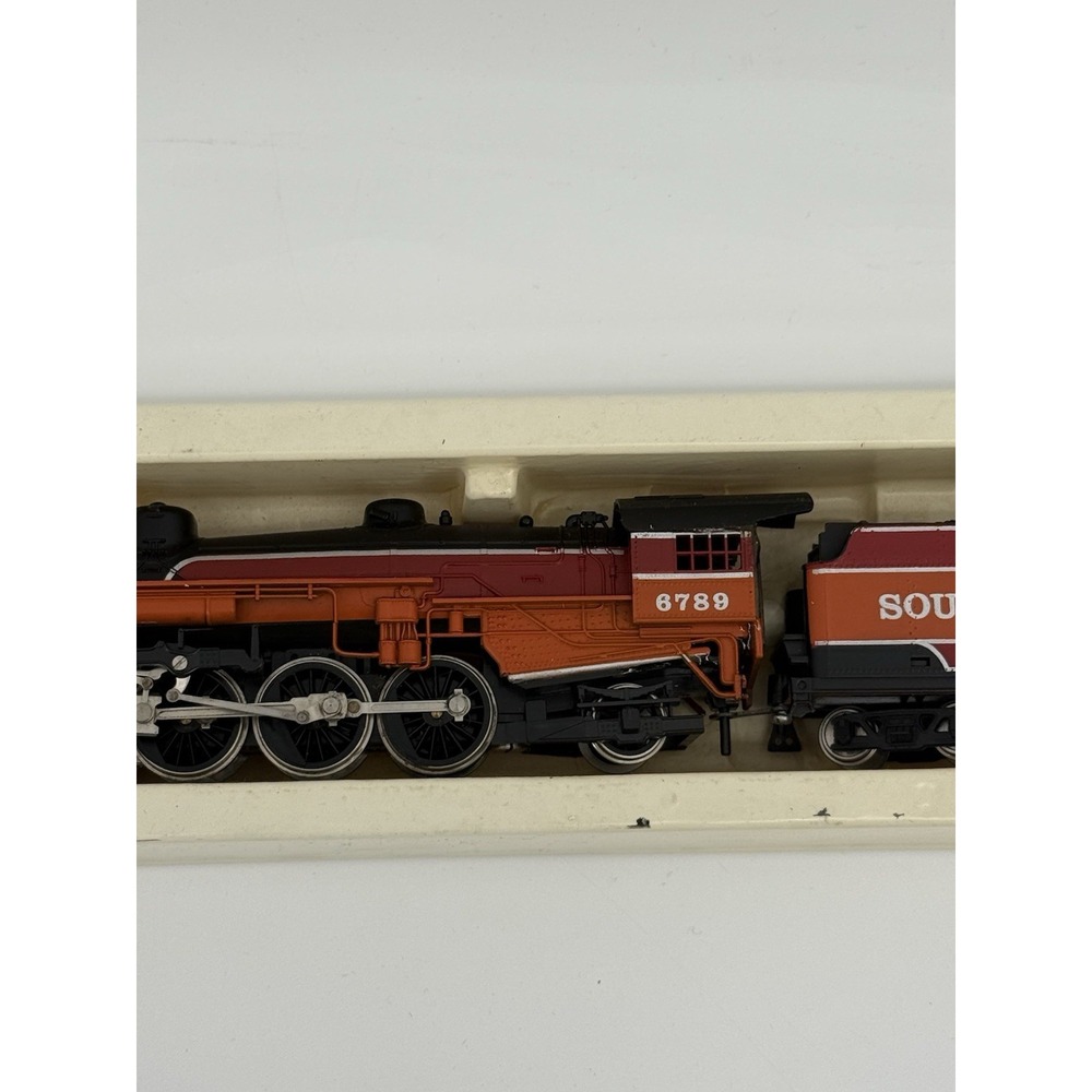 HO scale Mehano Southern Pacific Daylight #6789 Steam locomotive W/ Coal Car
